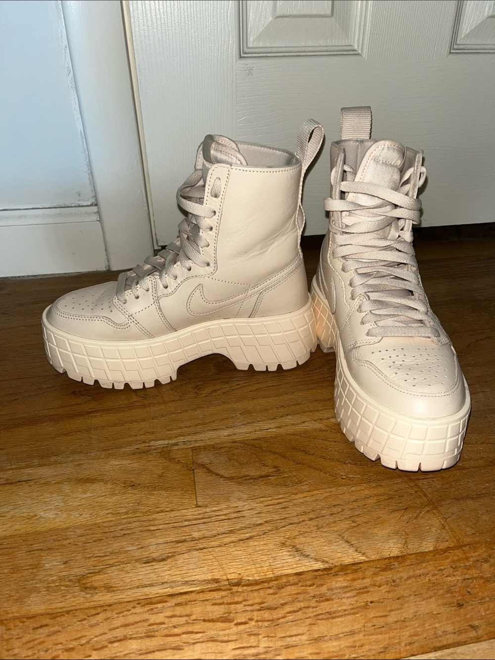 Nike Women’s Air Jordan Brooklyn Platform Boots / Sneakers